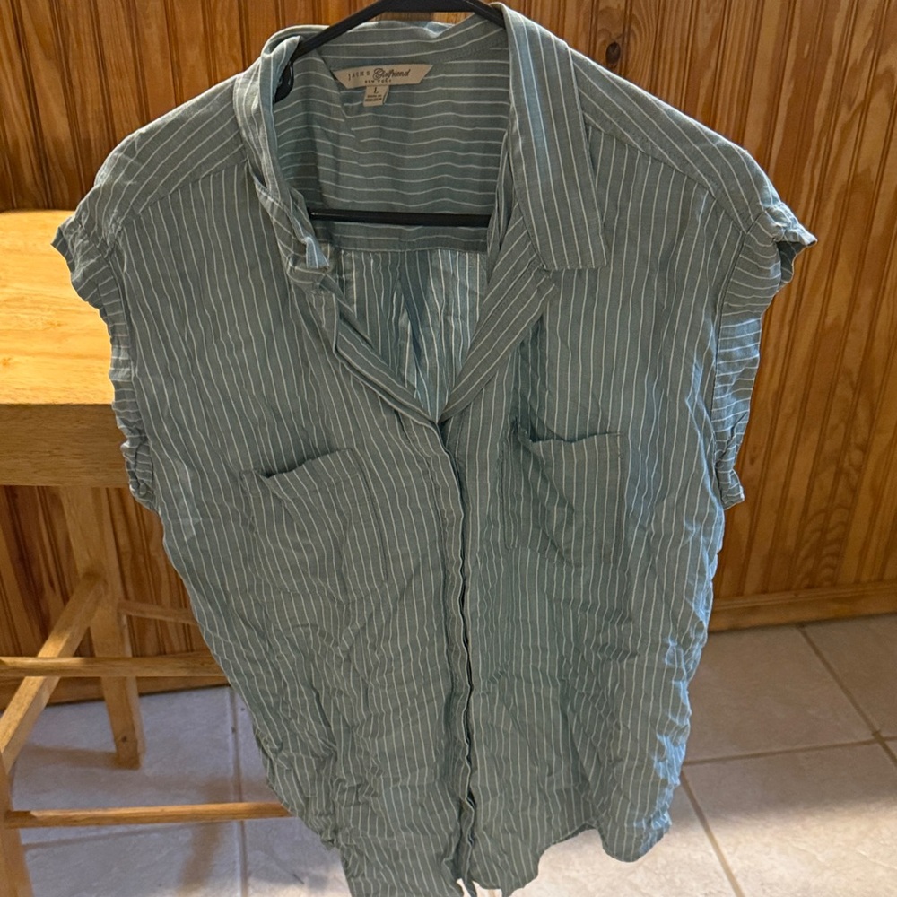 Green Striped Button-Up Shirt - Casual Sleeveless